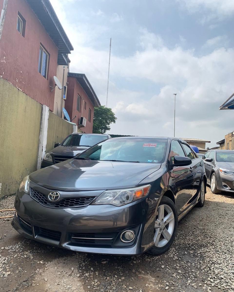 2012 Toyota Camry Sport: Accident-Free & Ready to Drive