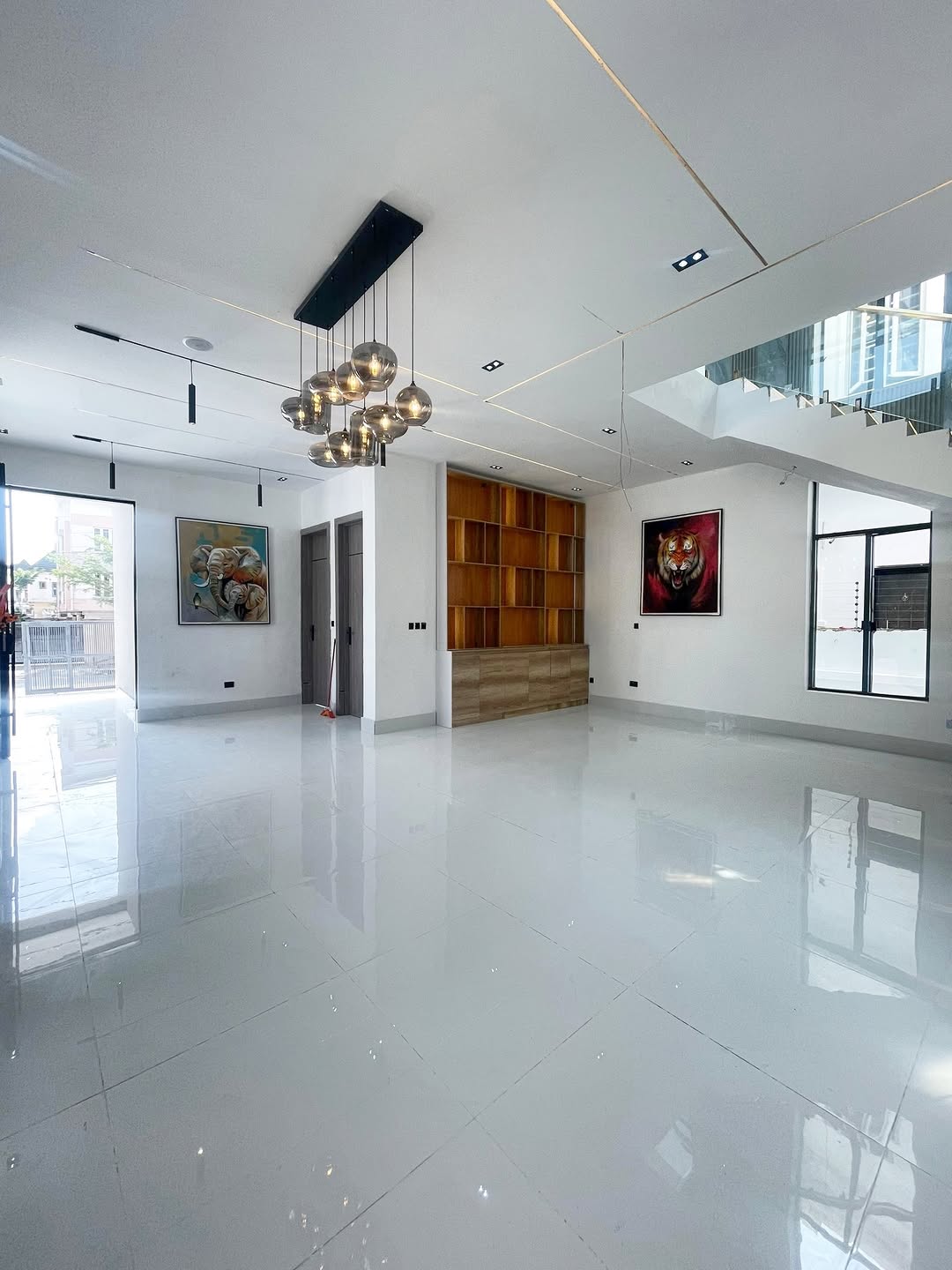 Lavish 5-Bedroom Haven with Private Pool in Lekki