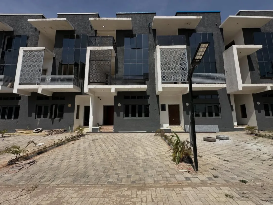 Spacious 4-Bedroom Terrace Duplex with BQ in Gudu