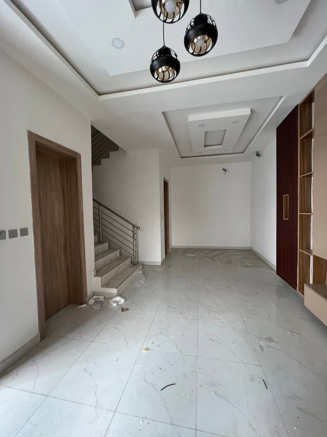 Lekki Luxury: 5-Bed Poolside Duplex with BQ