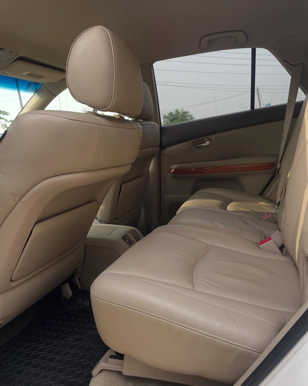 Luxury Lexus RX350: Unbeatable Lekki Deal