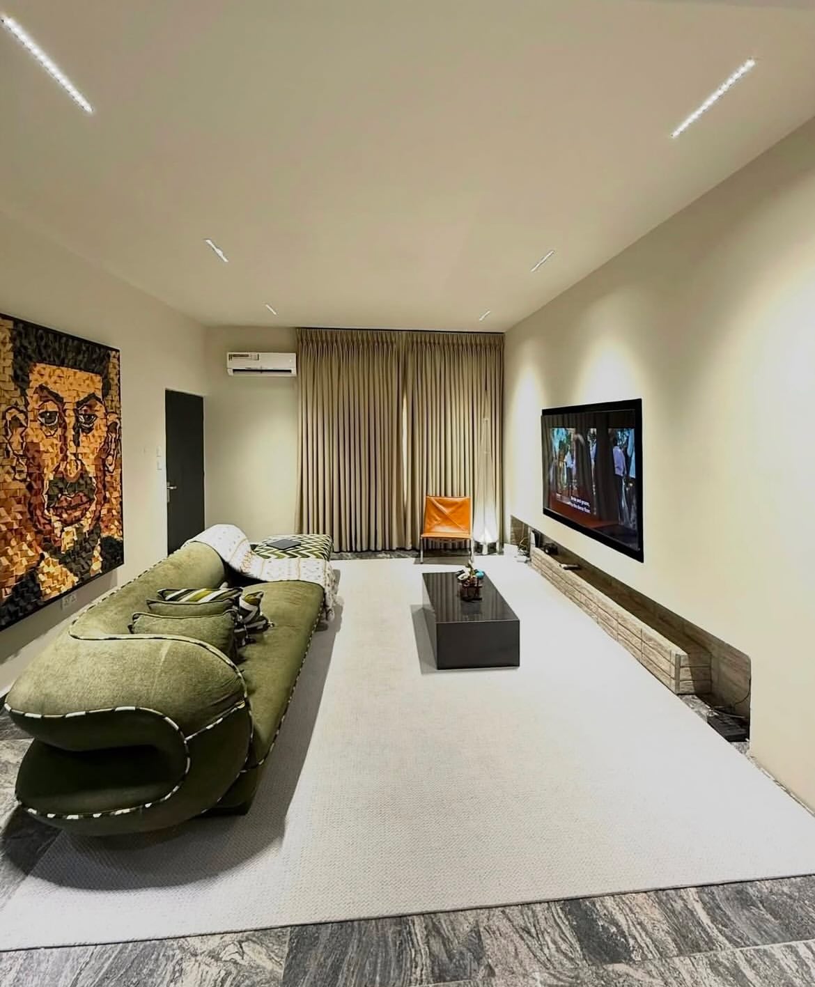 Ultimate Entertainment Haven: 3BR Duplex w/PS5 & Cinema