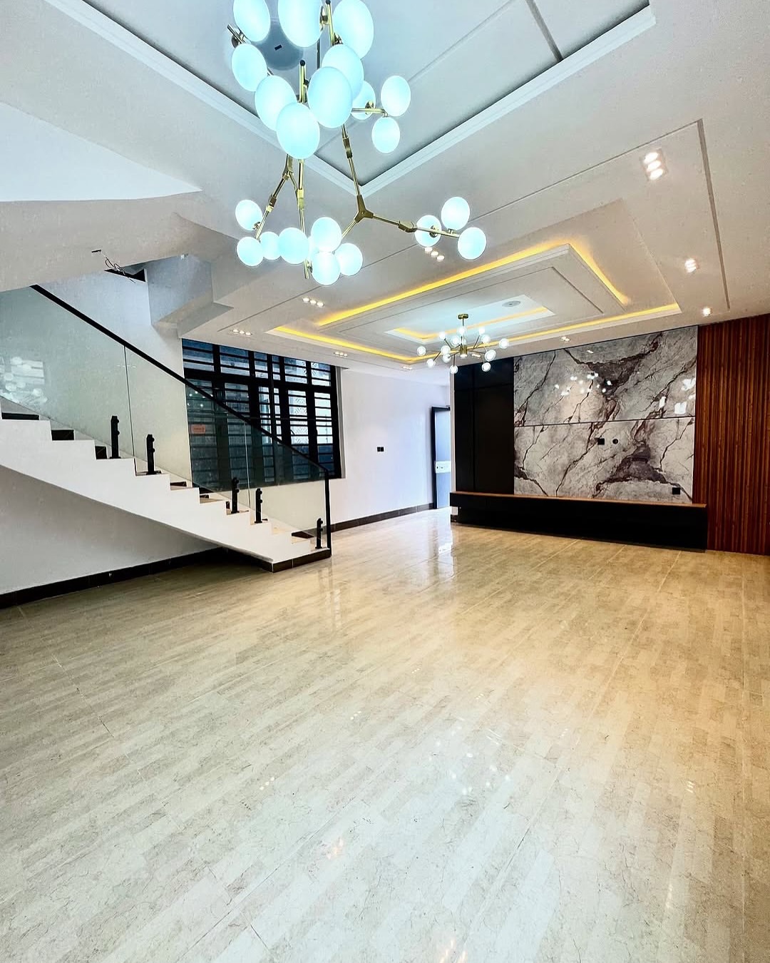 Lekki Phase 1: 5-Bedroom Duplex with Rooftop Terrace