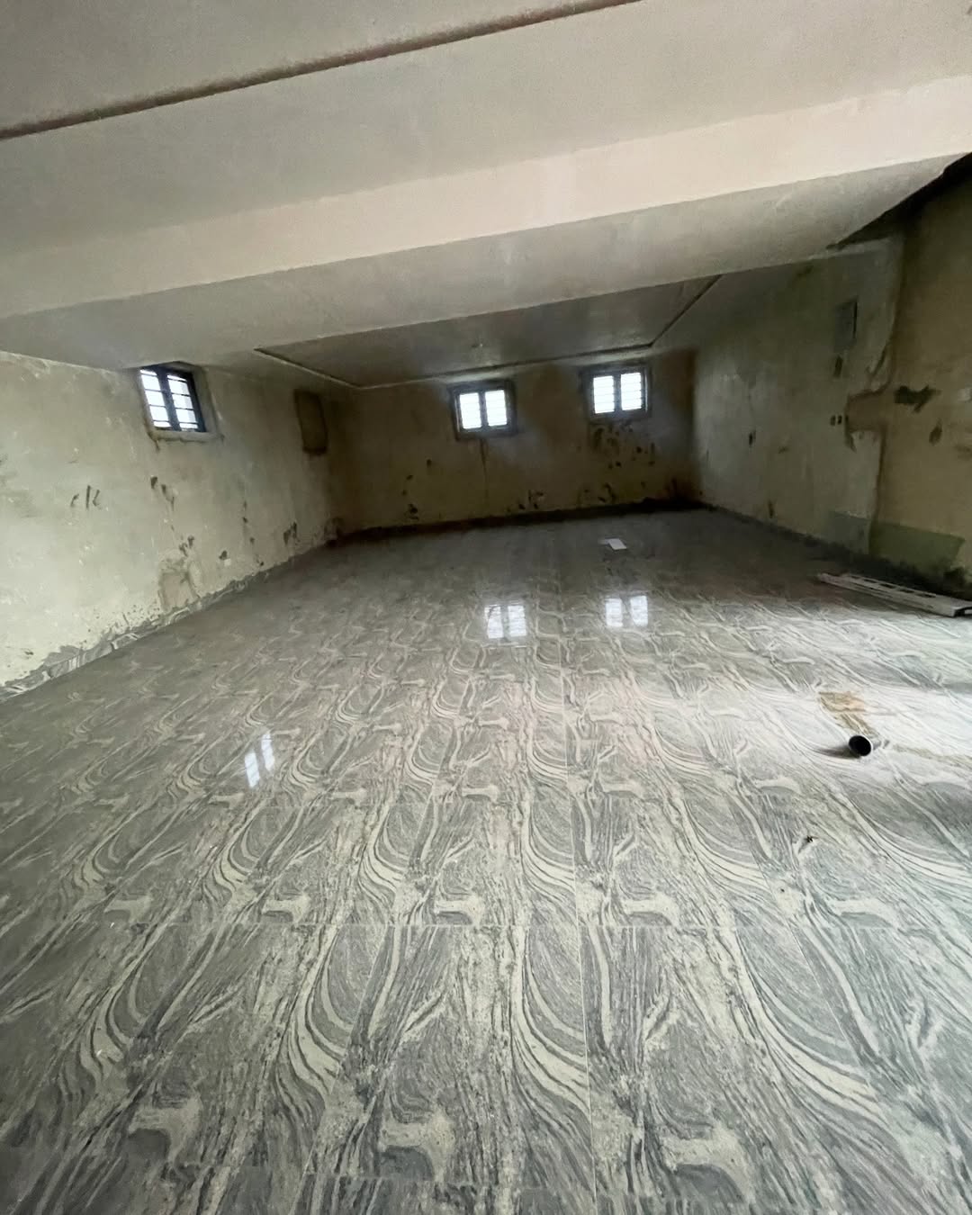 Prime Lekki Office Space: Brand New & Fully Equipped