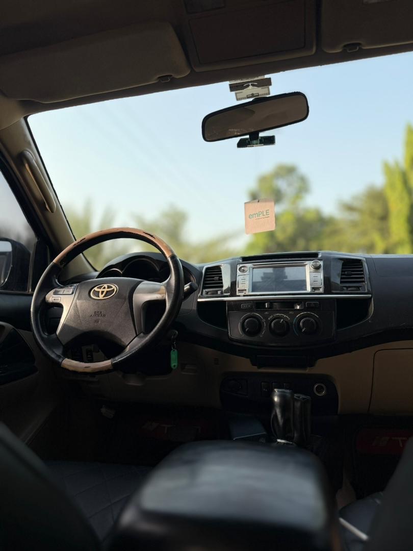 2015 Toyota Fortuner: Original Papers, 28M