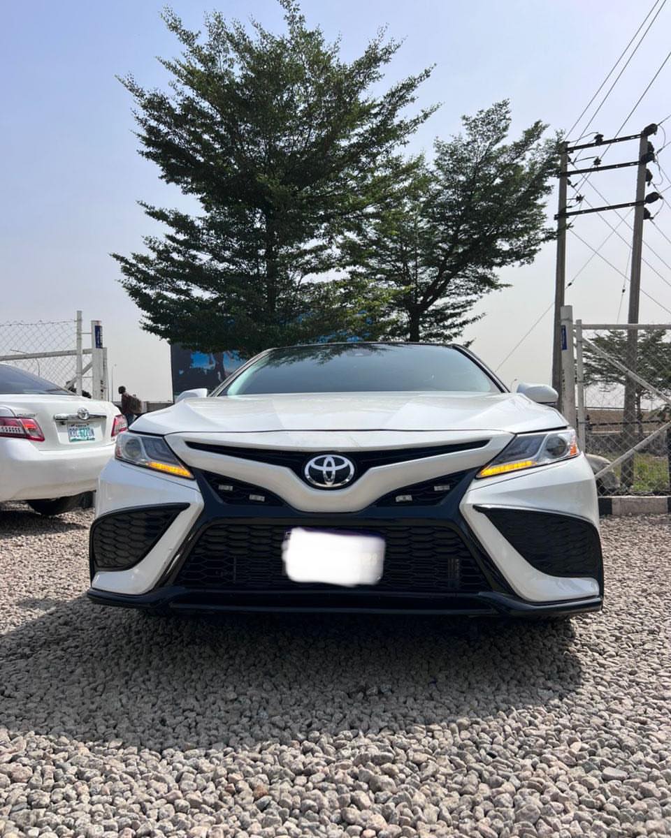 Unregistered 2018 Camry SE: Sport-Tuned & Spotless