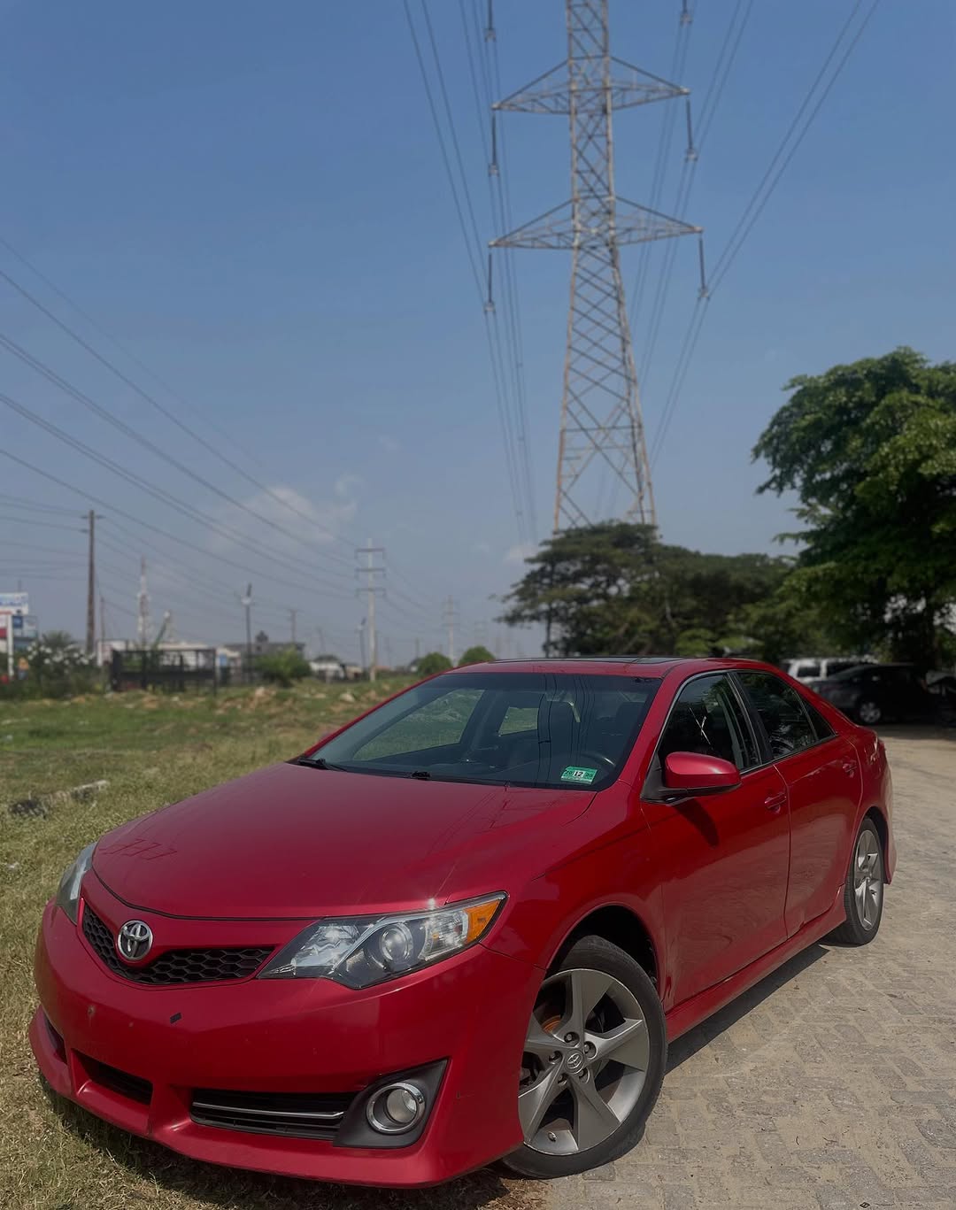 2013 Toyota Camry SE: Sunroof & Camera, Just 15M