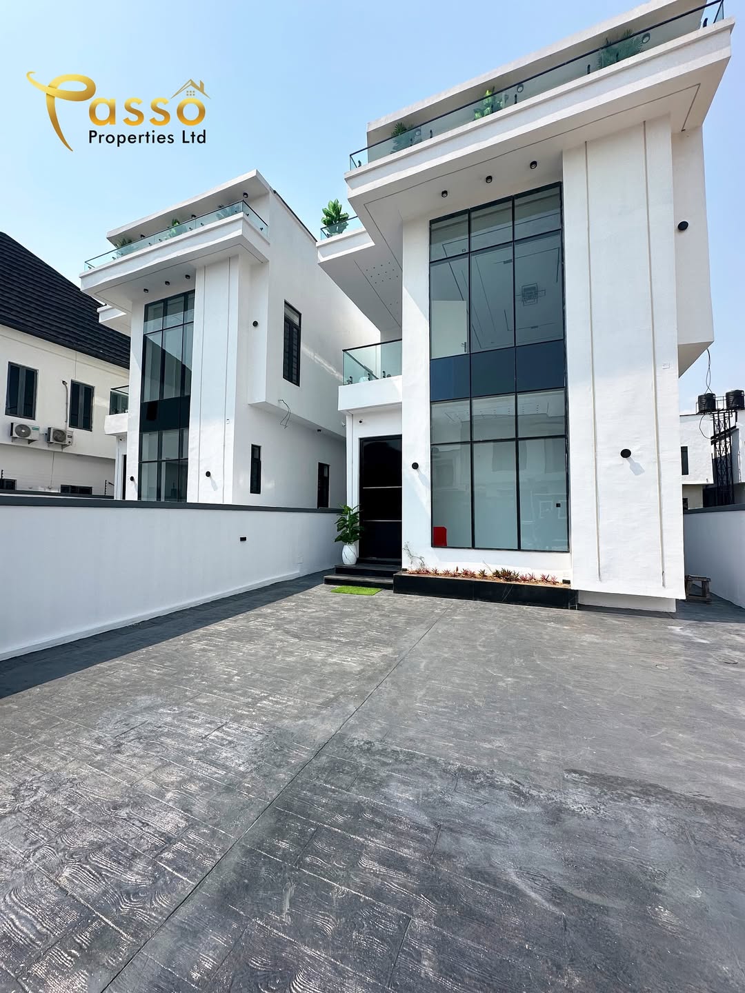 Sleek 5-Bed VGC Haven with Resort-Style Pool & BQ