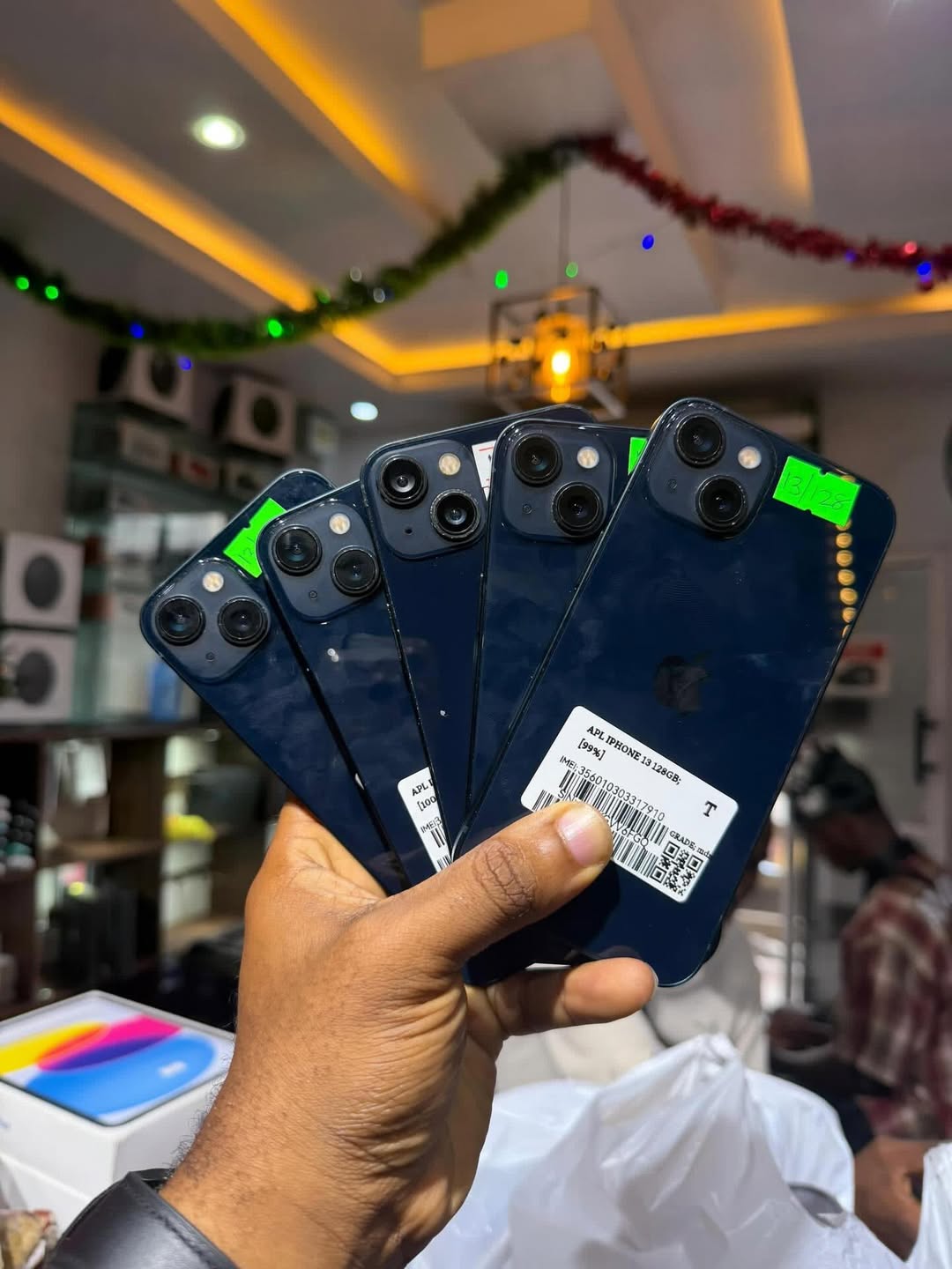 Unlock Stunning Photos: iPhone 13 128GB, Pristine & Powerful