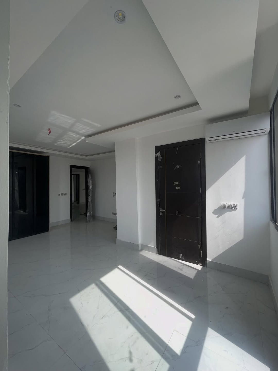 Ikoyi Oasis: 5BR Maisonette & Poolside Terrace