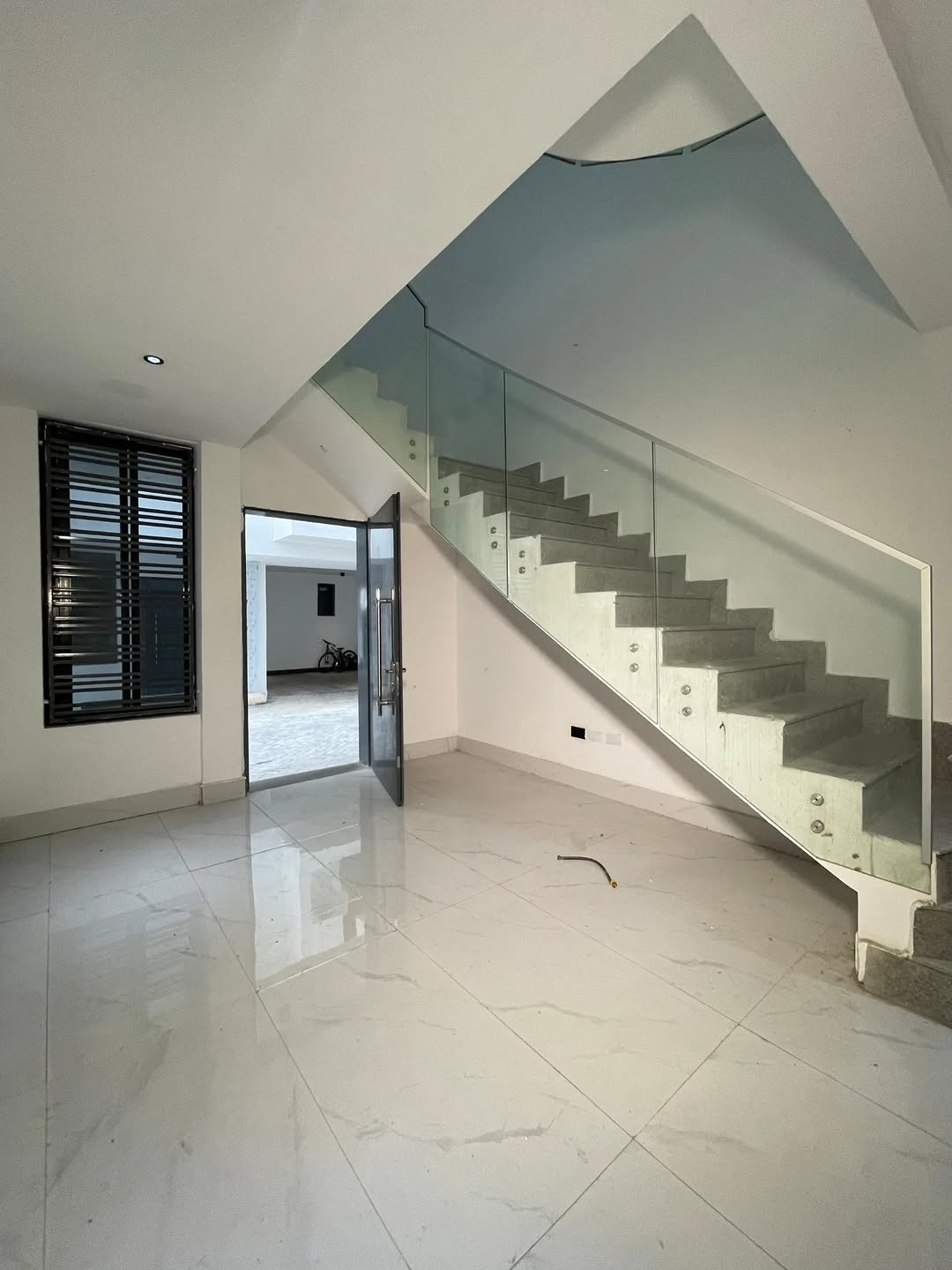 Luxury Ikoyi Estate Duplex with Pool & Gym