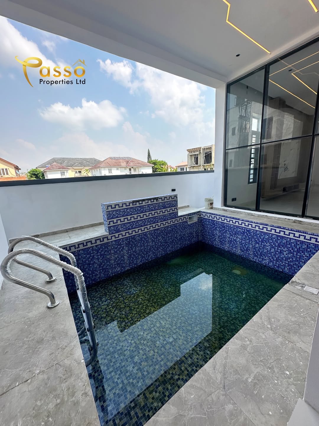 Sleek 5-Bed VGC Haven with Resort-Style Pool & BQ