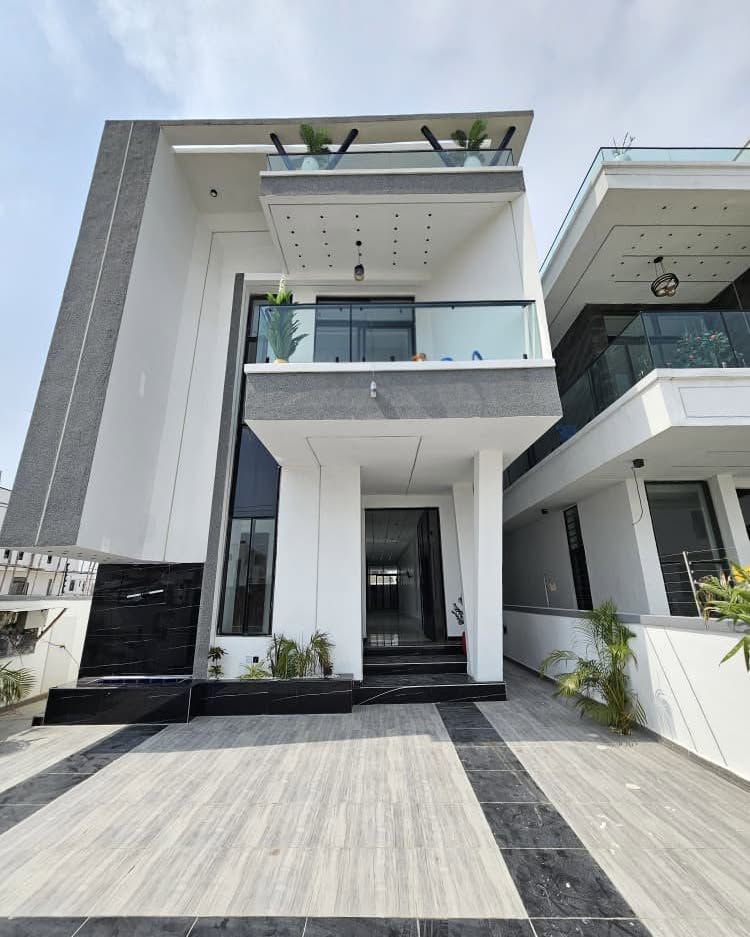 Your Ajah Dream Home: 5-Bed Duplex with Pool & BQ