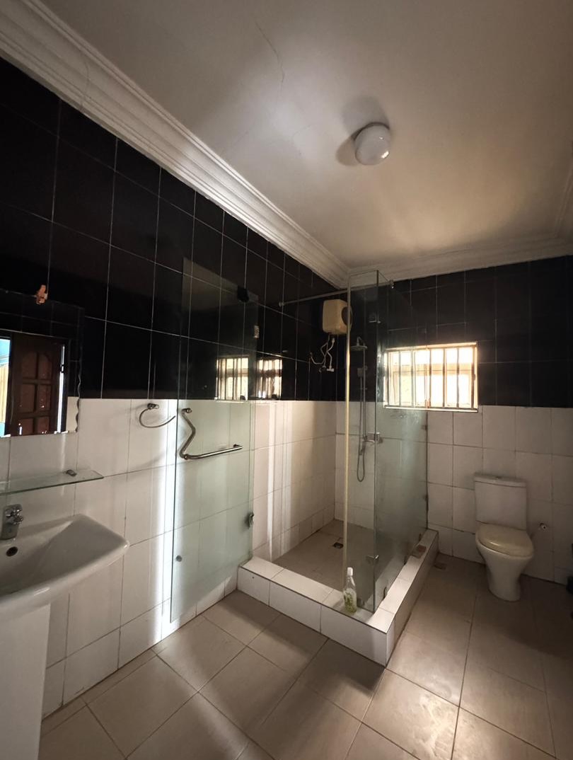 Spacious 4-Bedroom Duplex with BQ in Prime Surulere