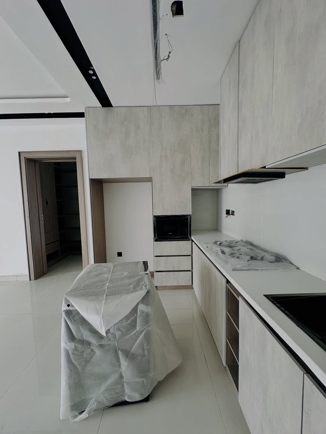 Lekki’s Finest 2-Bed Haven: Pool, Gym & Elevator