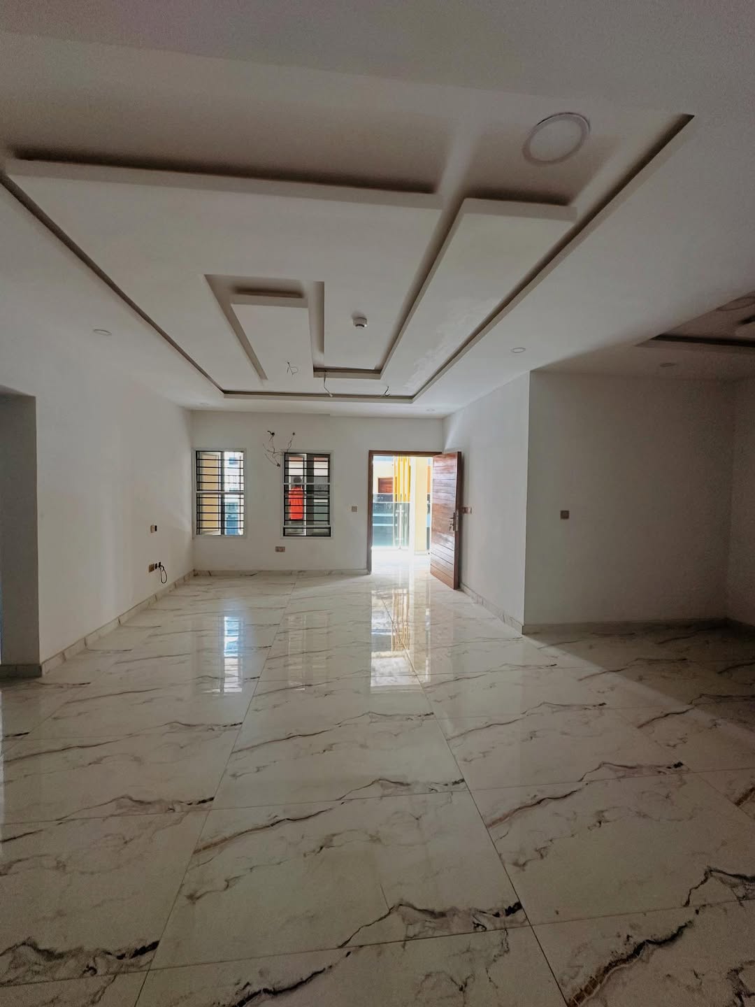 Luxury 2-Bed Apartment with Pool & Gym in Lekki