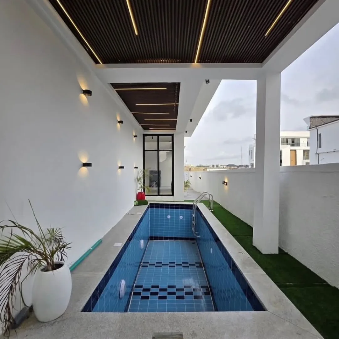 Chevron’s Crown Jewel: 5-Bedroom Haven with Pool