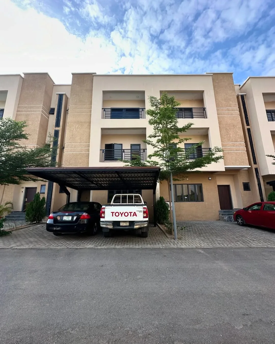 Spacious 4-Bed Terrace Duplex with BQ in Jabi