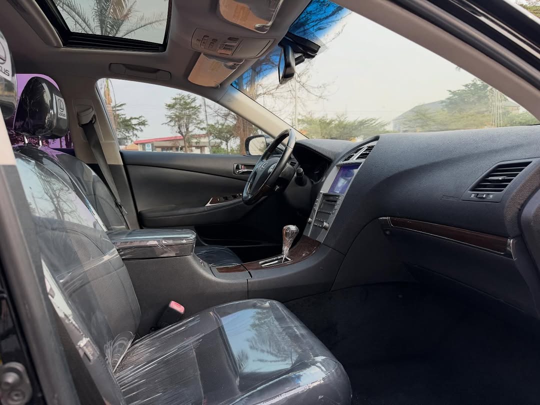 Luxury Redefined: 2010 Lexus ES 350