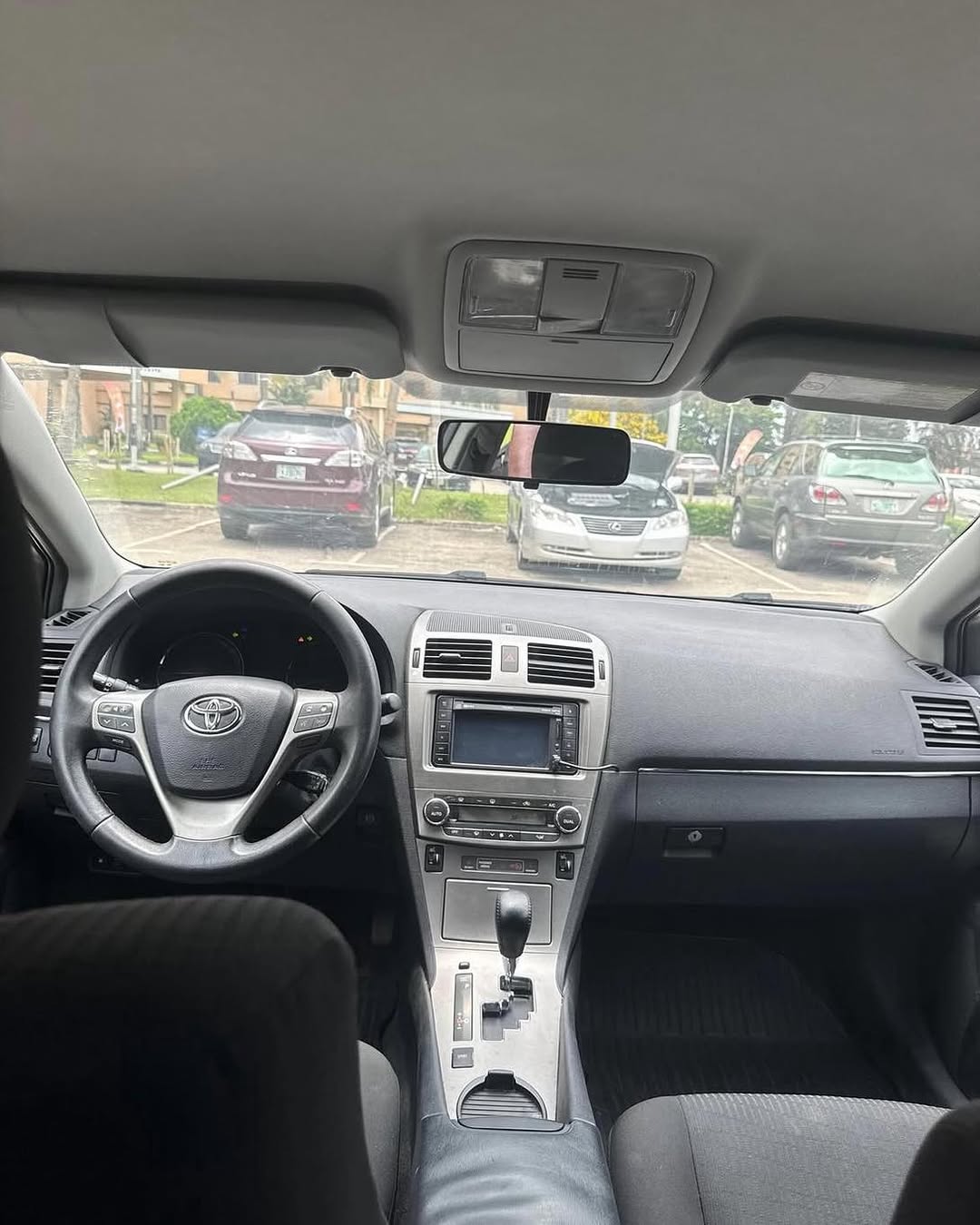 Drive Home a Flawless 2010 Toyota Avensis