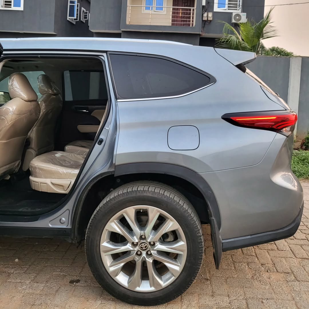2022 Toyota Highlander: Mint, Fully Loaded, Duty Paid