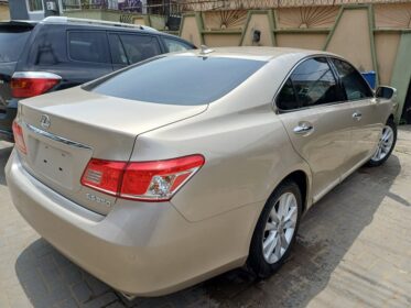 Luxury Redefined: 2011 Lexus ES 350 Full Option