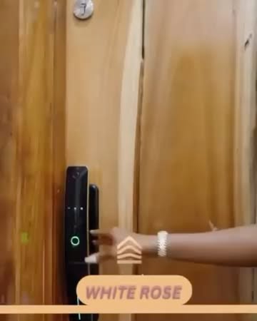 Lekki Haven: 2BR Maisonette with Pool & Chef