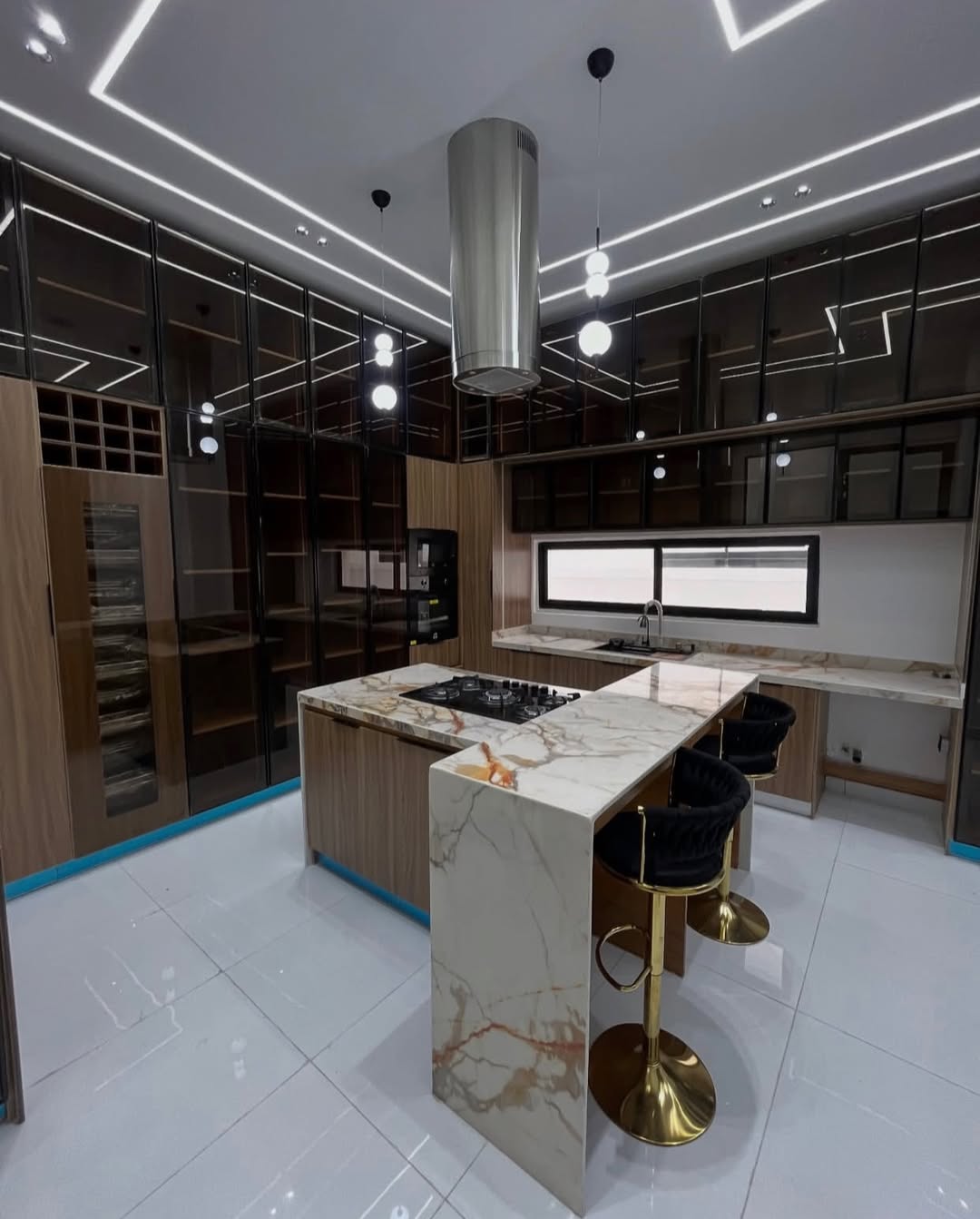 Lagos Luxury: 5-Bed Duplex with Pool & Gym in Ikota