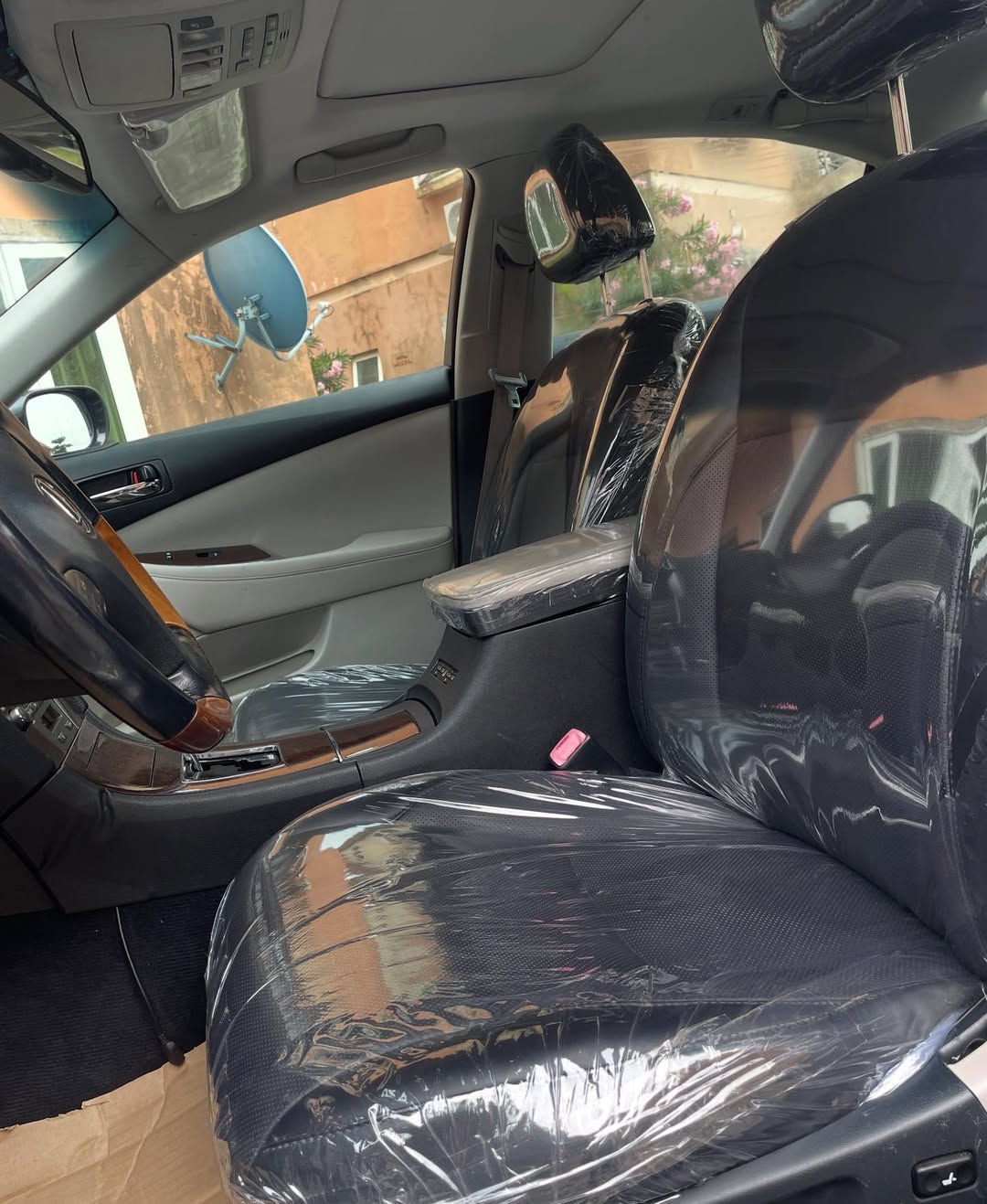 2011 Lexus ES350: Luxury & Tech for 13M Naira