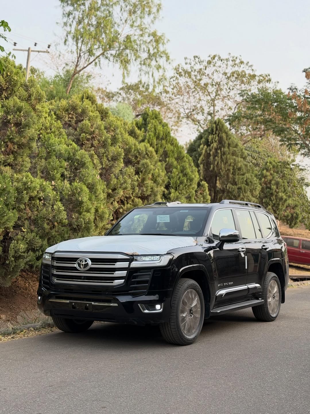 2025 Land Cruiser VXR Twin Turbo: Ultimate Power
