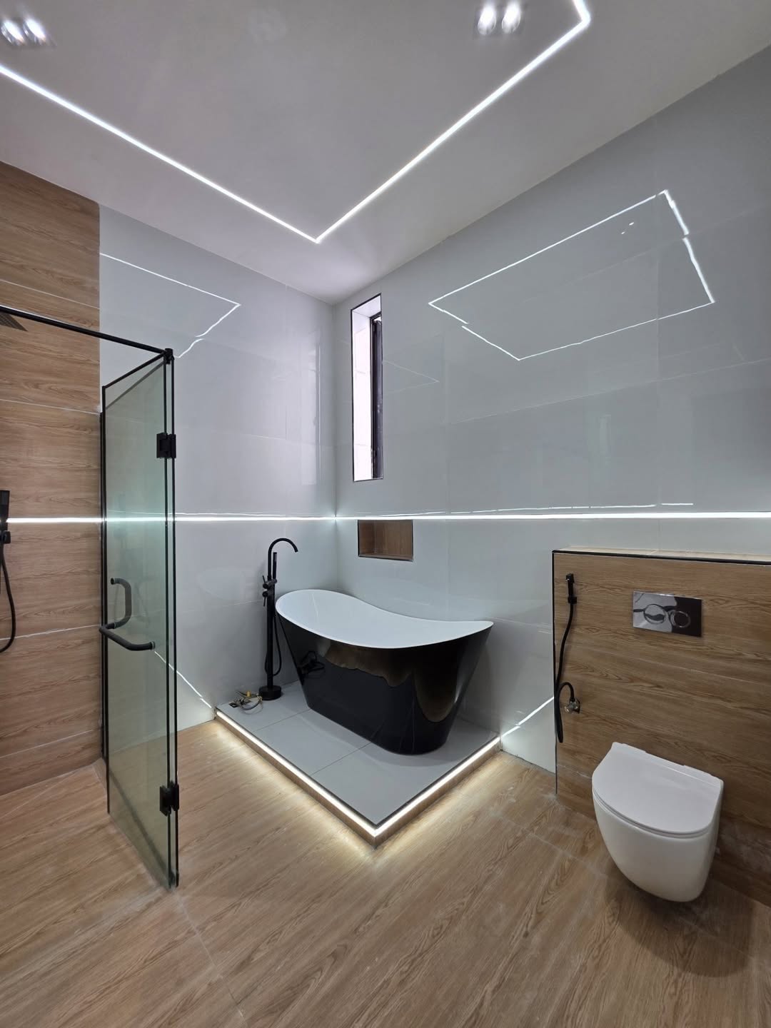 Ultimate 5-Bedroom Estate Gem with Private Pool in Lekki