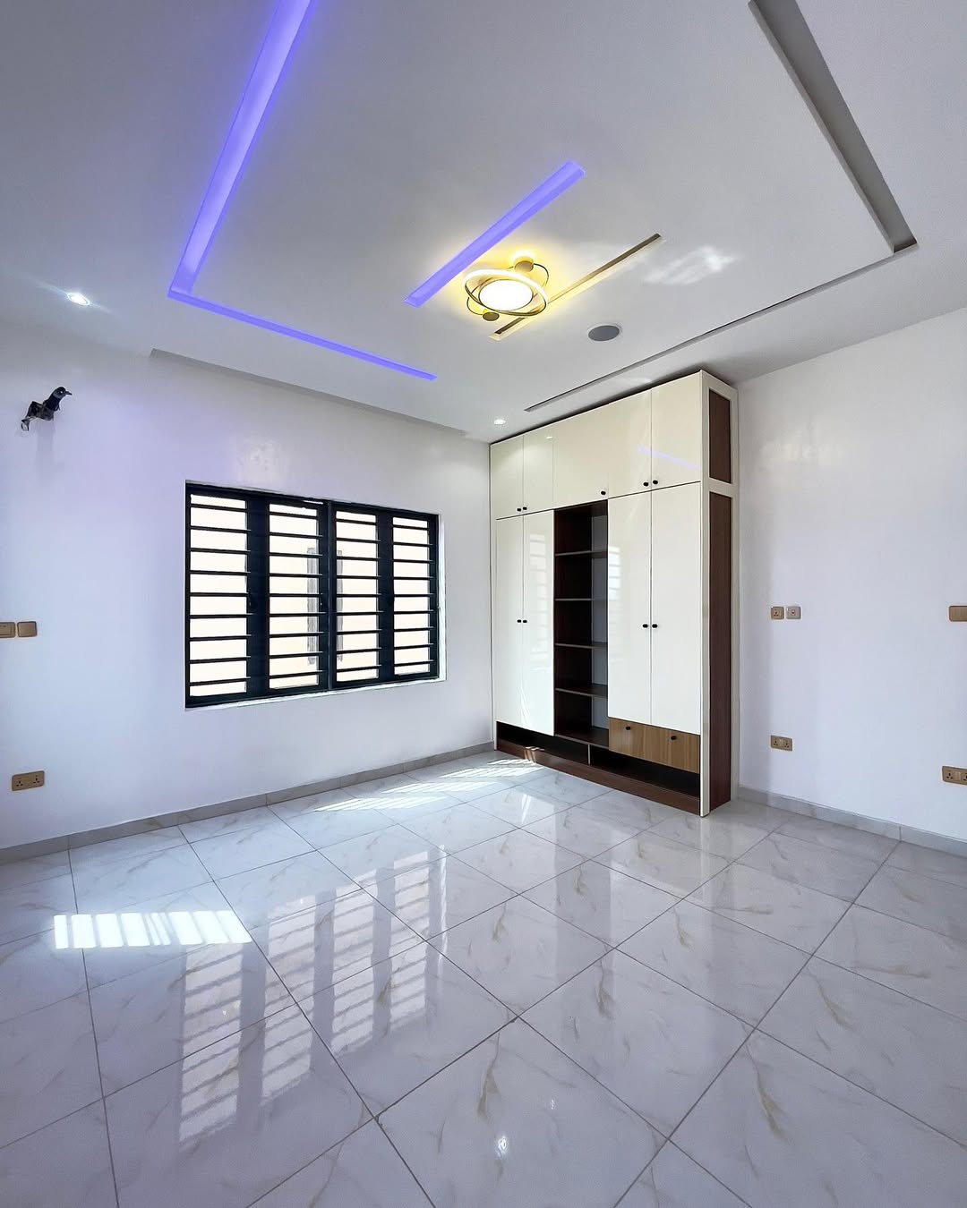 Ultimate Modern 2-Bed with 24/7 Power & Security in Agungi