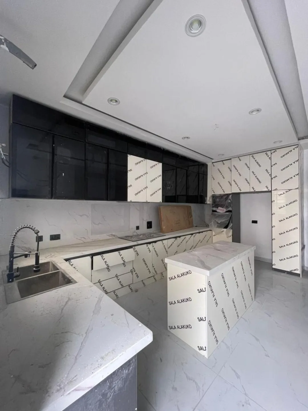 Grand 5-Bedroom Duplex with Resort-Style Pool in Lekki