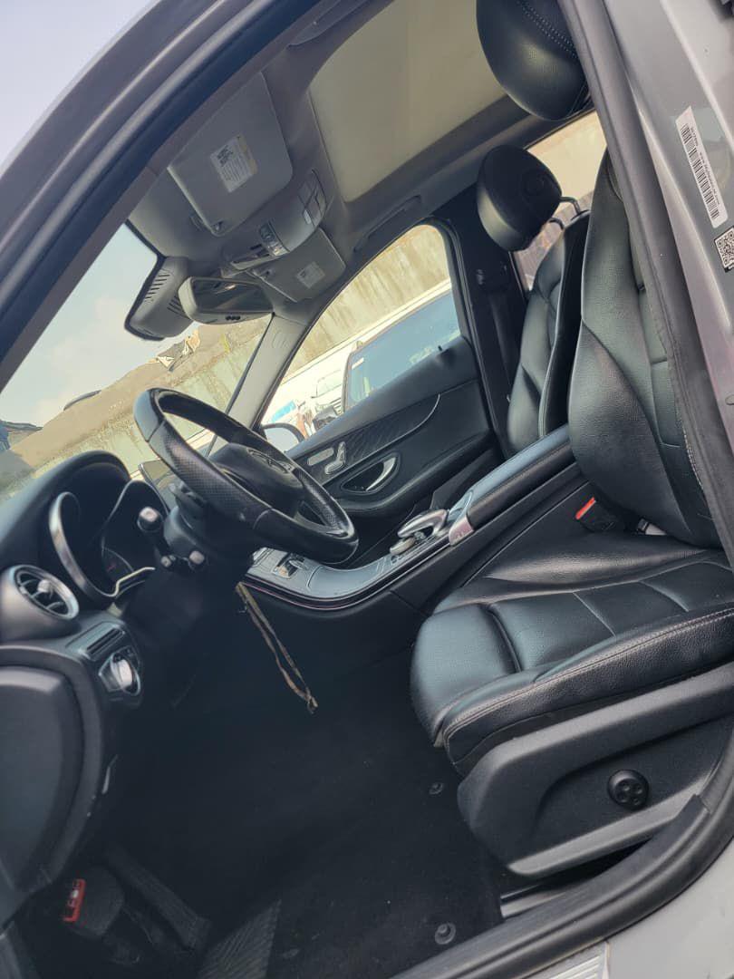 Fully Loaded C300: Luxury & Tech Awaits