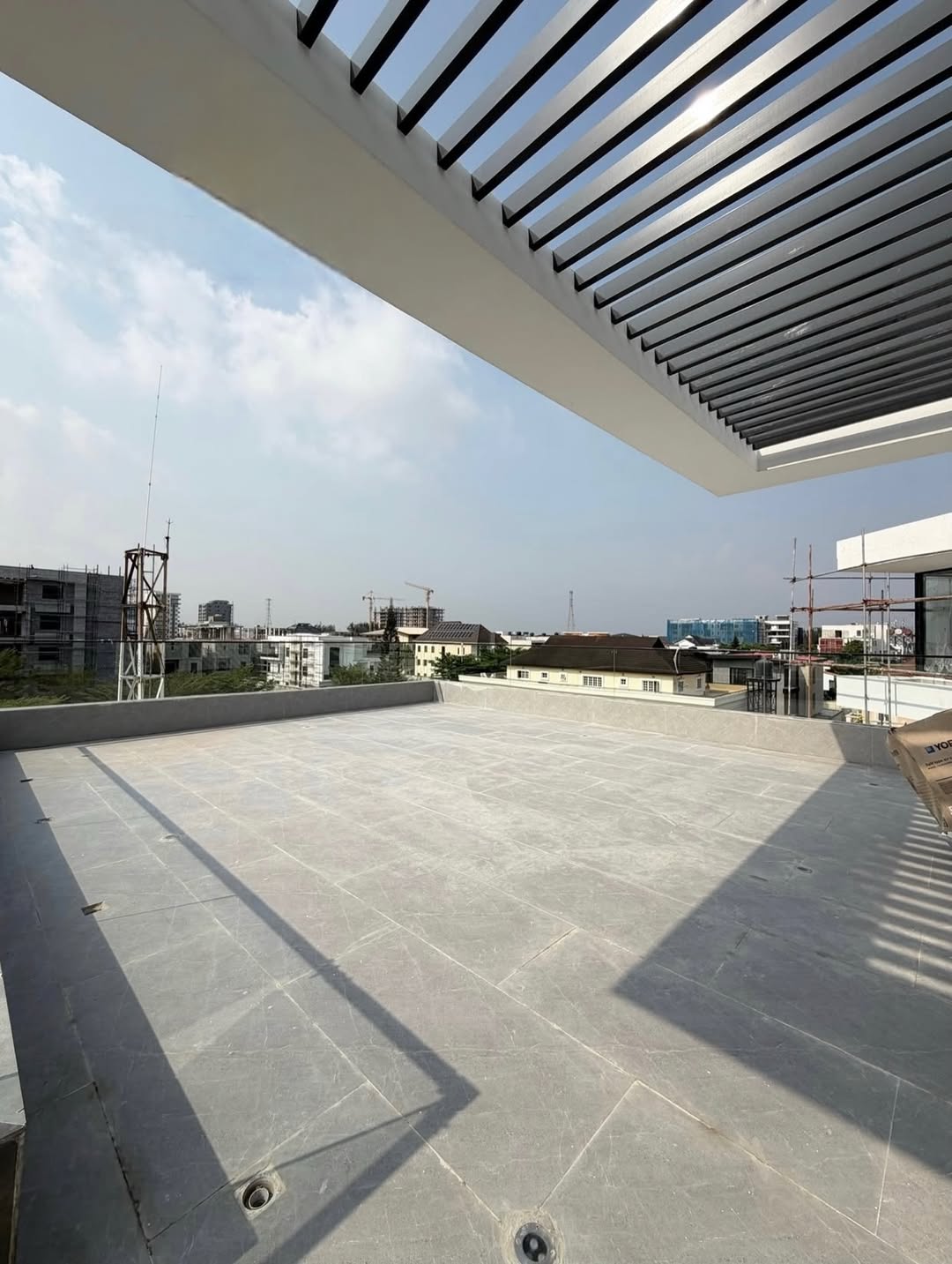 Banana Island Grandeur: 5-Bed Duplex with Pool & Cinema