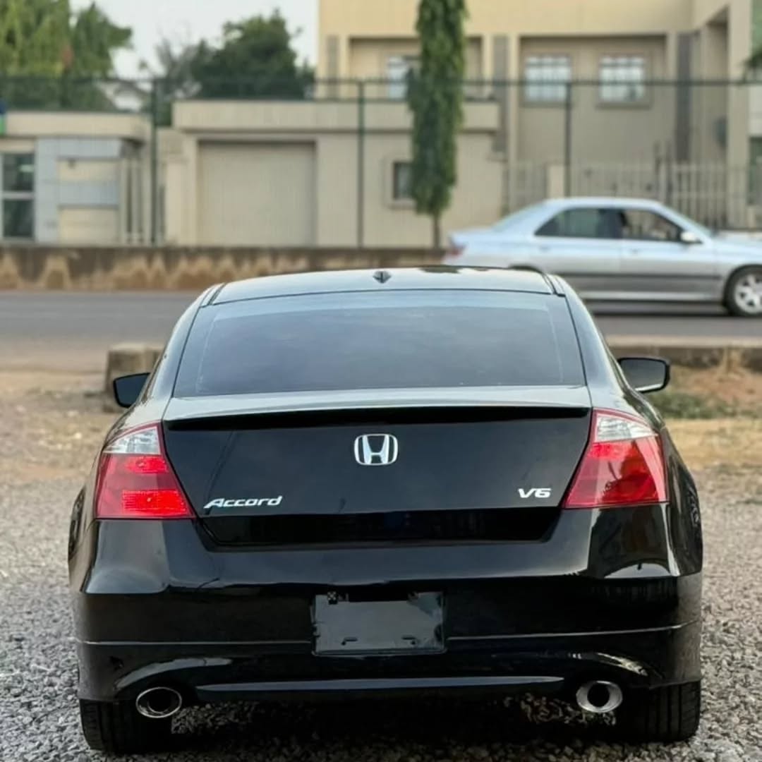 2009 Honda Accord V6 Coupe: Power Meets Perfection
