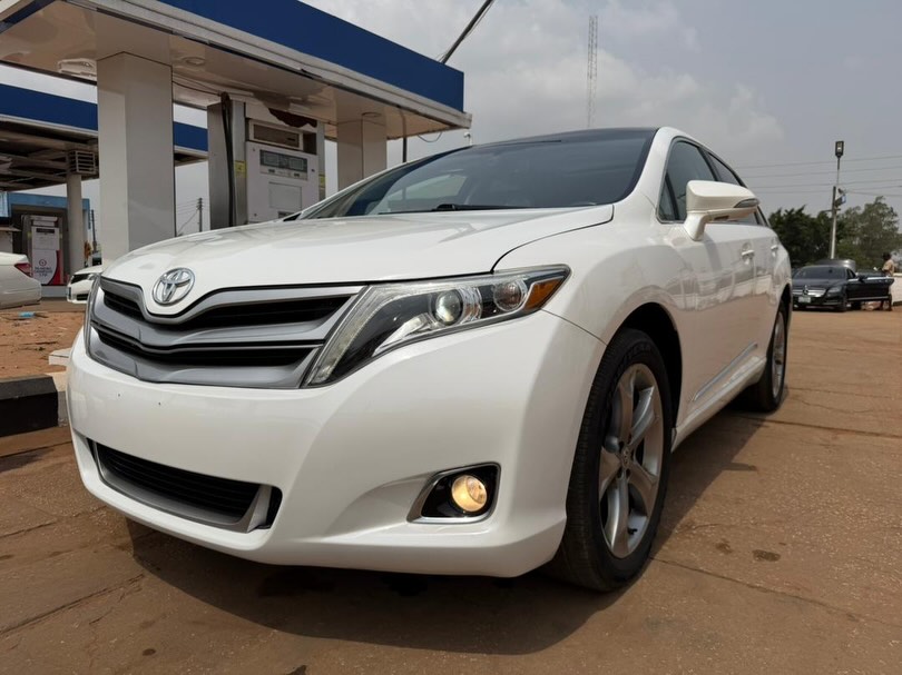 Luxury Meets Value: 2014 Toyota Venza XLE