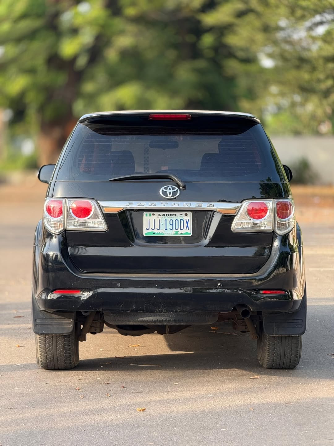 2015 Toyota Fortuner: Original Papers, 28M