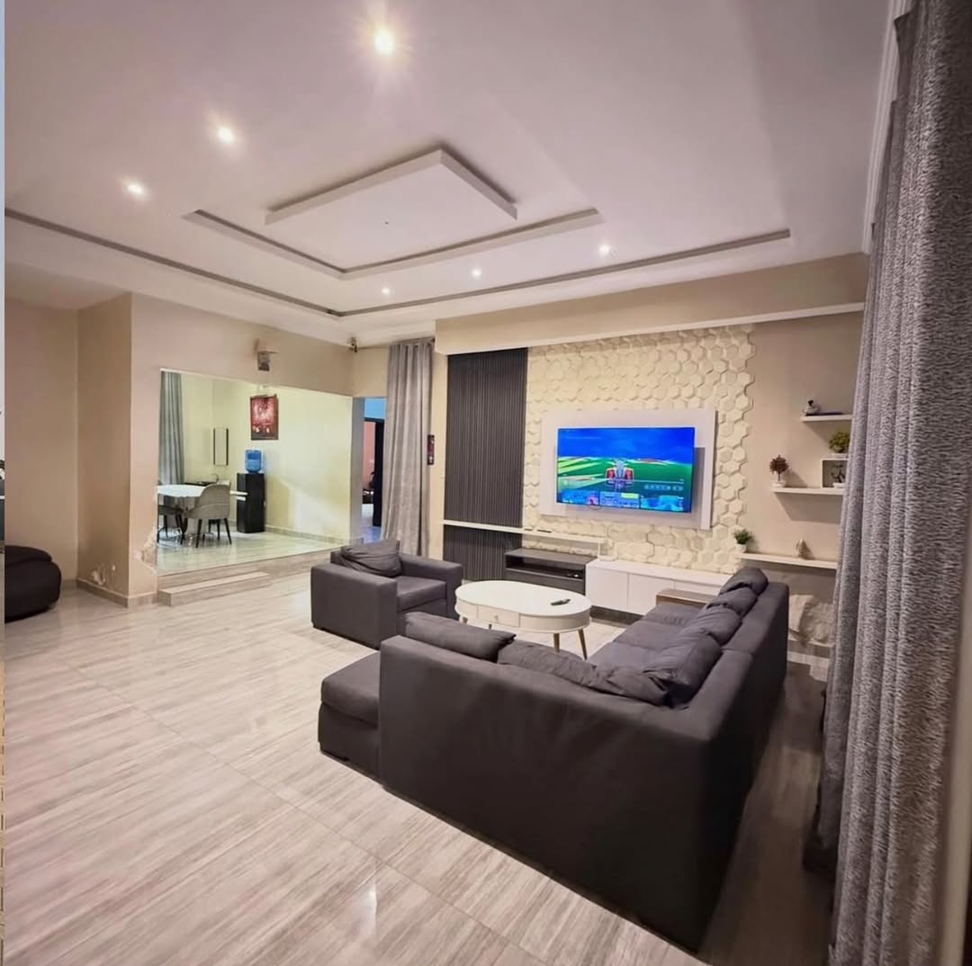 Distress Sale: 4-Bed Bungalow + BQ in Gwarinpa Estate