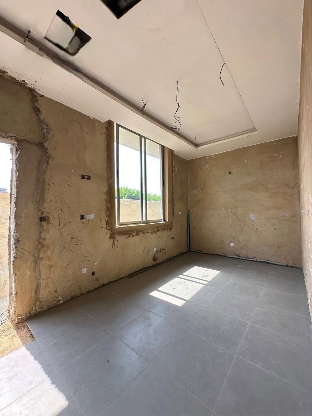 Lagos Luxury: 5-Bedroom Estate with Private Cinema & Pool