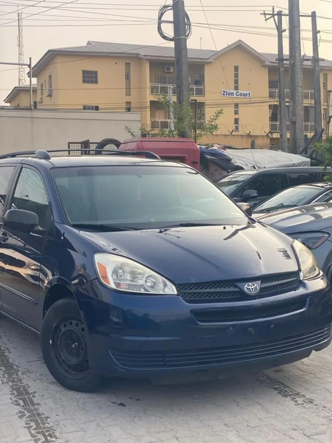 Just Arrived: 2005 Toyota Sienna, Accident-Free