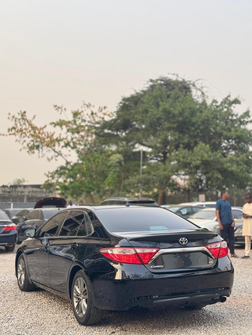 2015 Camry SE: Duty Paid, Ready for Abuja