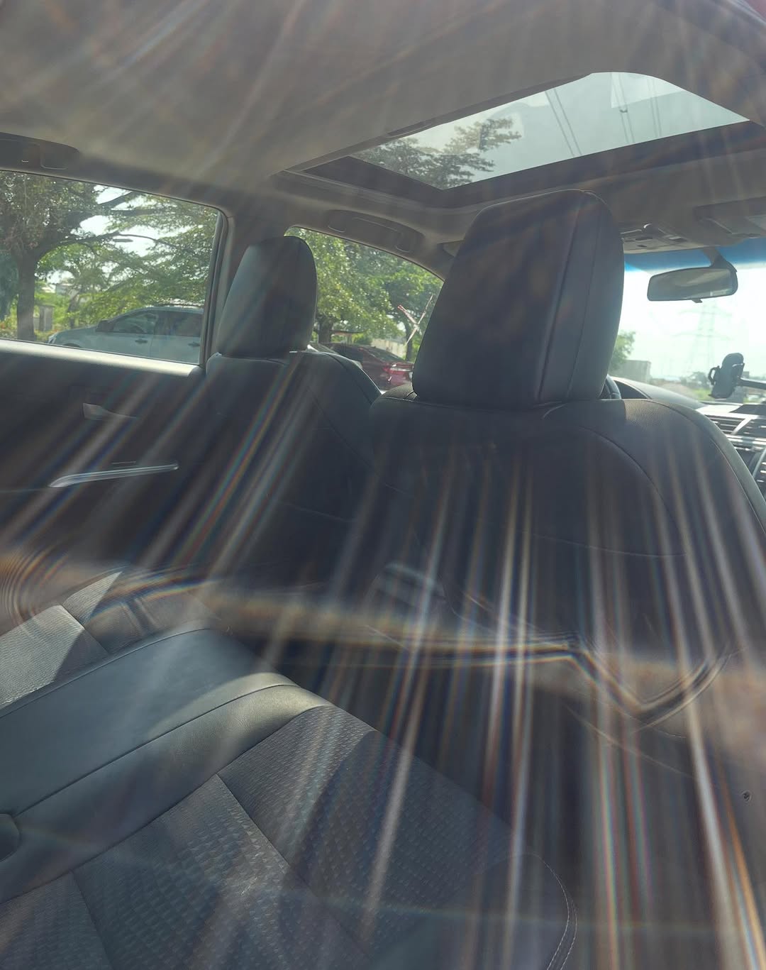 2013 Toyota Camry SE: Sunroof & Camera, Just 15M