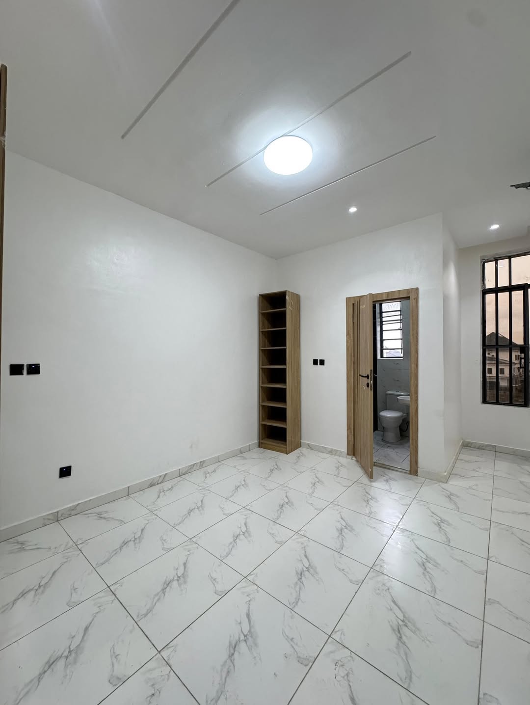 Lekki’s Finest: Resort-Style 2BR with Pool & Gym