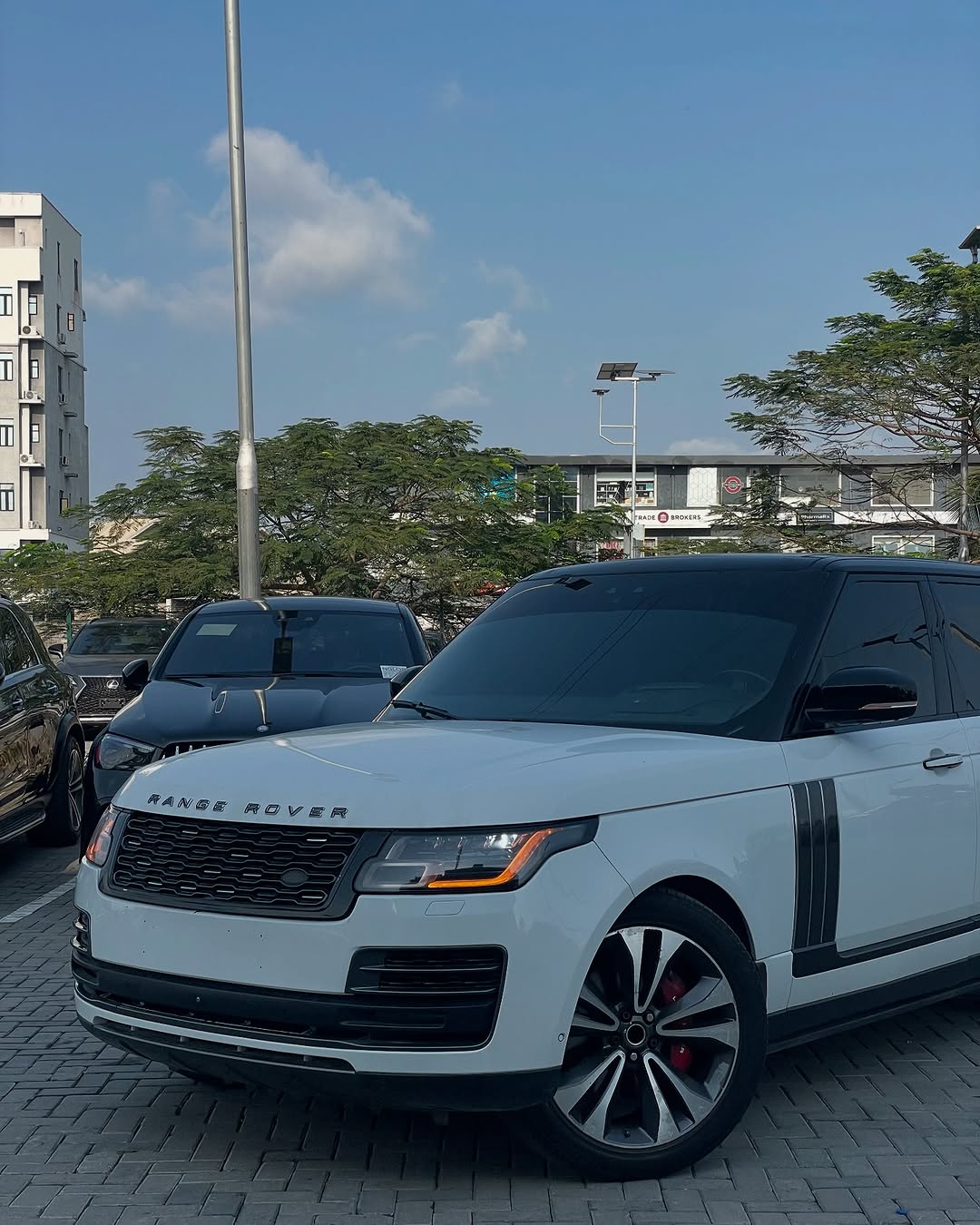 2018 Range Rover Autobiography: Peak Luxury Awaits