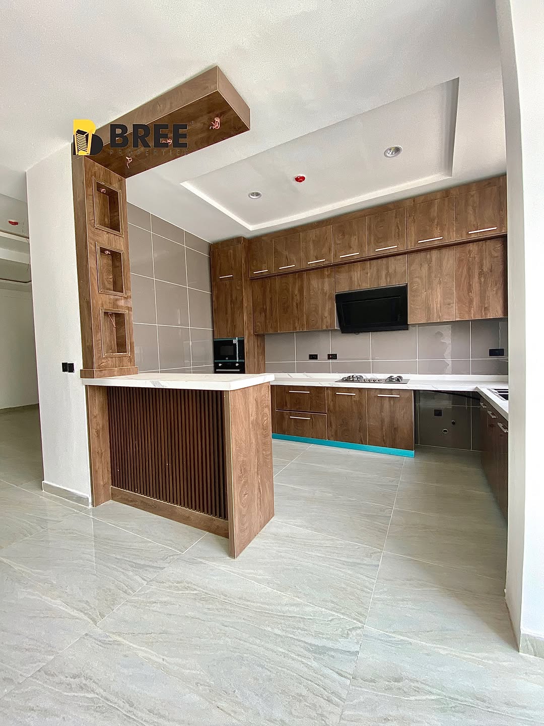 Lekki’s Ultimate 2-Bedroom Oasis with Pool & Gym