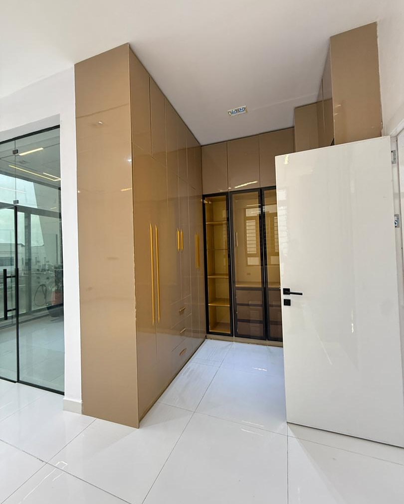 Luxury 5-Bed Dulex with Private Pool in Chevron Lekki