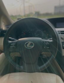 Luxury Lexus RX350: Sunroof & Tech Loaded