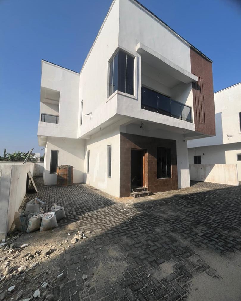 4-Bed Detached Gem in Secure Ikota Estate