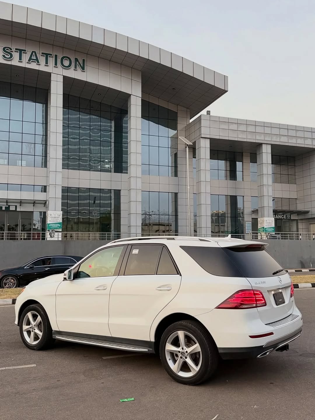 Commanding Luxury: 2016 Mercedes-Benz GLE 350